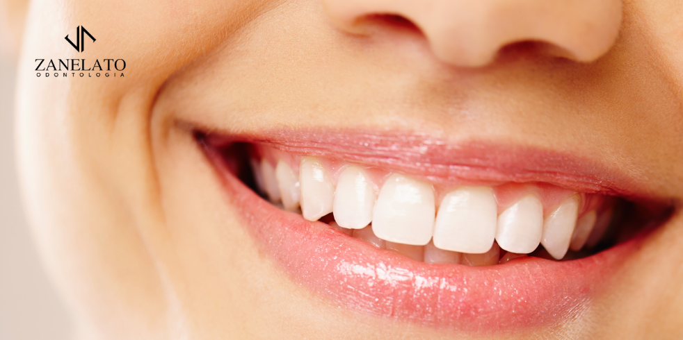 Hábitos que Prejudicam os Dentes: Veja Quais São (e Evite!)
